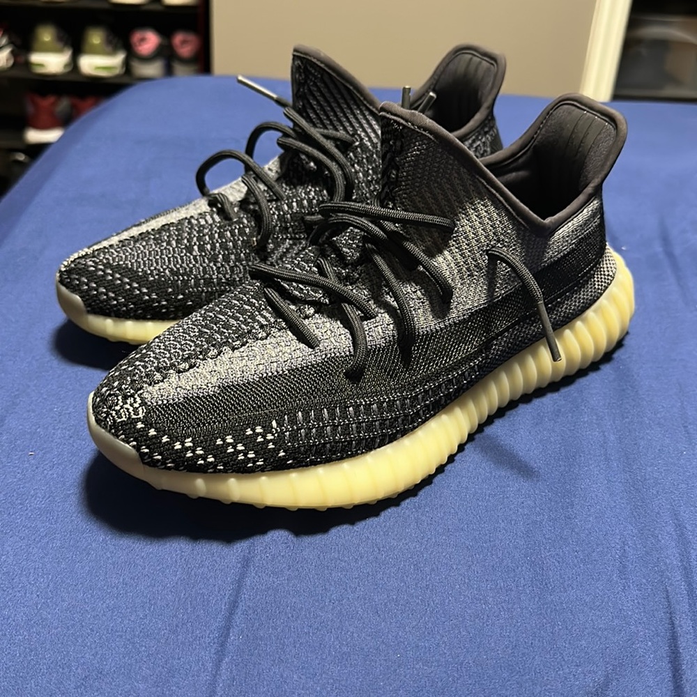 Yeezys 350 Carbon